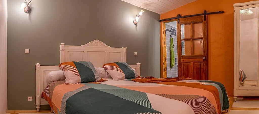 Bed & Breakfast Hameau D'Hotes La Roseraie-Drome Condorcet Frankrijk